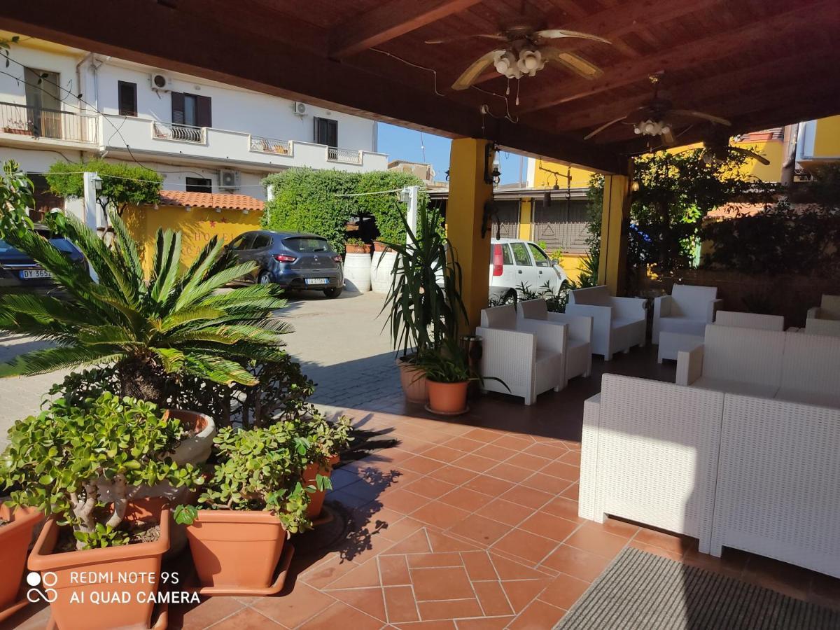 Hotel La Calabrese Isola Di Capo Rizzuto Bagian luar foto