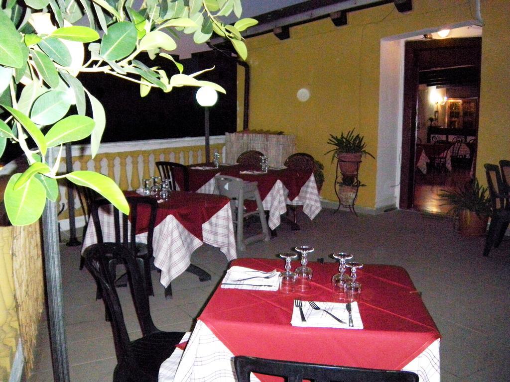 Hotel La Calabrese Isola Di Capo Rizzuto Bagian luar foto