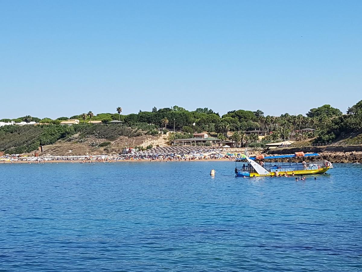 Hotel La Calabrese Isola Di Capo Rizzuto Bagian luar foto